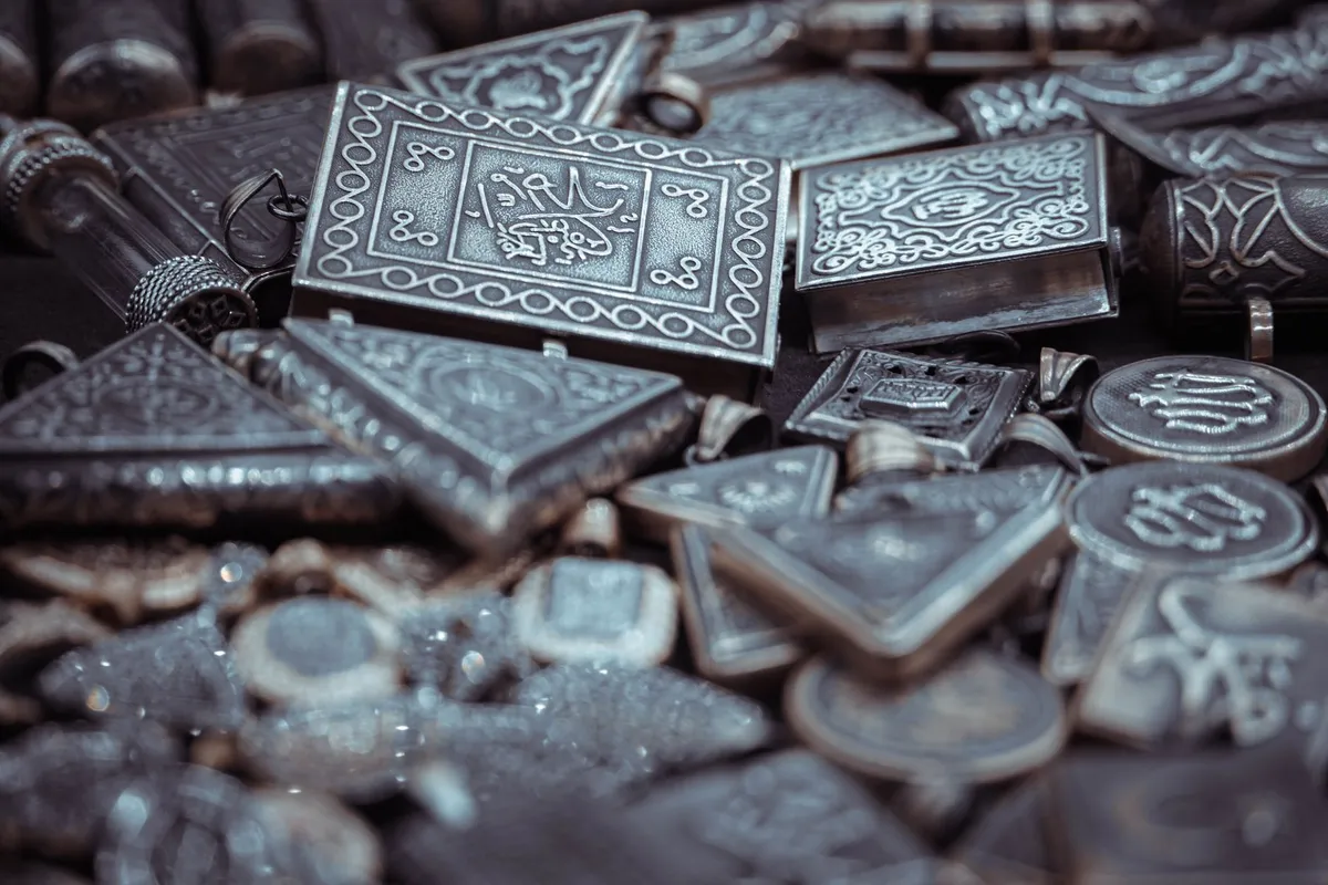 A short history of silver jewelry, from antiquity to today